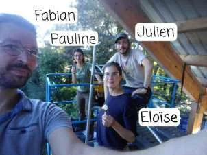 Fabian, Pauline, Julien et Éloïse sur le chantier